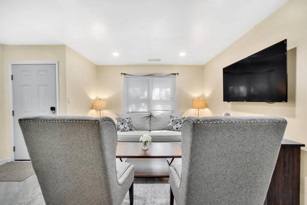 Cozy 2 Bedroom Pineville-Matthews Duplex Sleeps 8 Шарлът Екстериор снимка