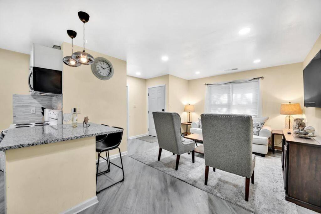 Cozy 2 Bedroom Pineville-Matthews Duplex Sleeps 8 Шарлът Екстериор снимка