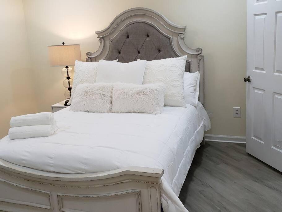 Cozy 2 Bedroom Pineville-Matthews Duplex Sleeps 8 Шарлът Екстериор снимка