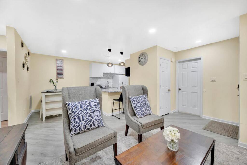 Cozy 2 Bedroom Pineville-Matthews Duplex Sleeps 8 Шарлът Екстериор снимка