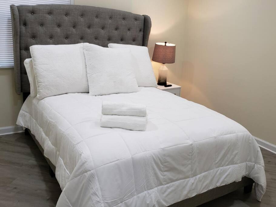 Cozy 2 Bedroom Pineville-Matthews Duplex Sleeps 8 Шарлът Екстериор снимка