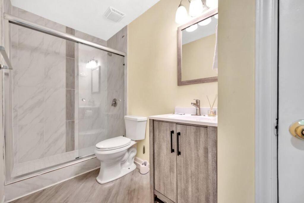 Cozy 2 Bedroom Pineville-Matthews Duplex Sleeps 8 Шарлът Екстериор снимка
