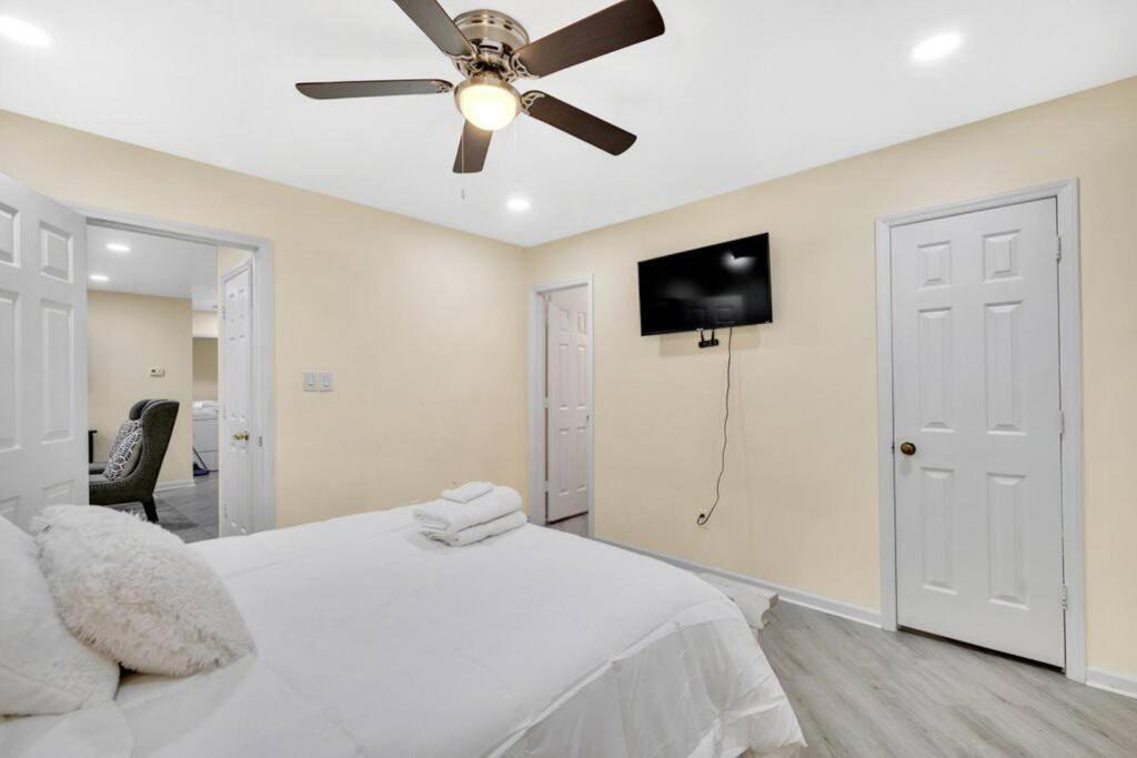 Cozy 2 Bedroom Pineville-Matthews Duplex Sleeps 8 Шарлът Екстериор снимка