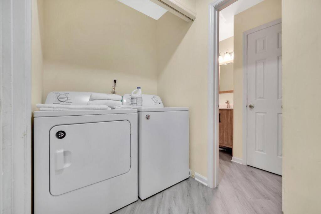 Cozy 2 Bedroom Pineville-Matthews Duplex Sleeps 8 Шарлът Екстериор снимка